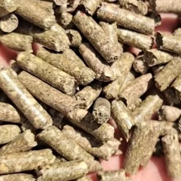 Peanut-leaf pellets